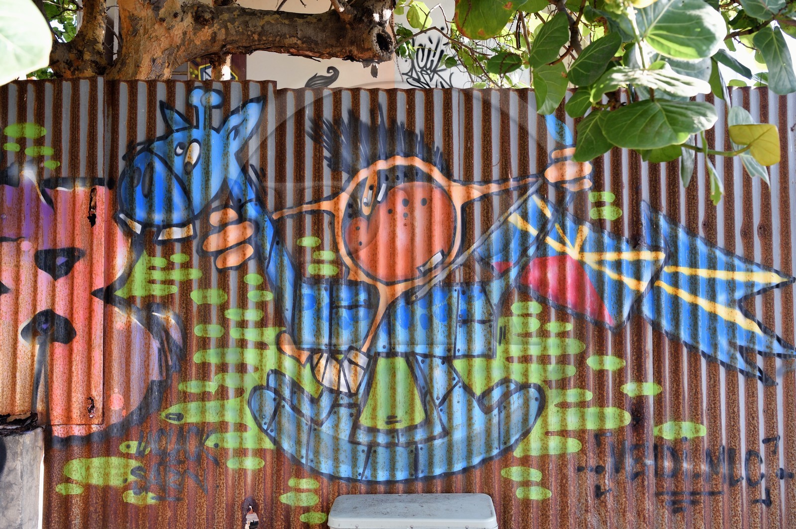 France, Ile de la Reunion, ville de Saint-Pierre, Street Art par l'artiste Mehdi.MLC dans le quartier de la plage