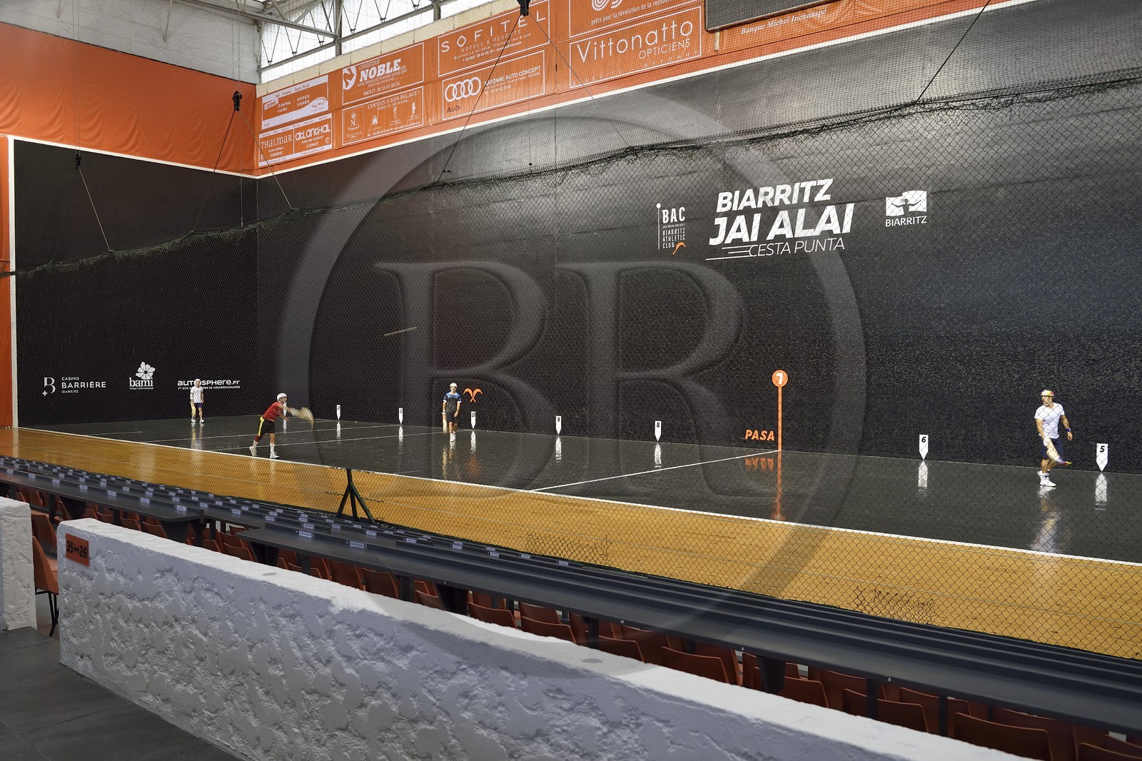 France, Pyrénées-Atlantiques (64), Pays-Basque, Biarritz, Jai Alai Parc des Sports d'Aguilera, cesta punta