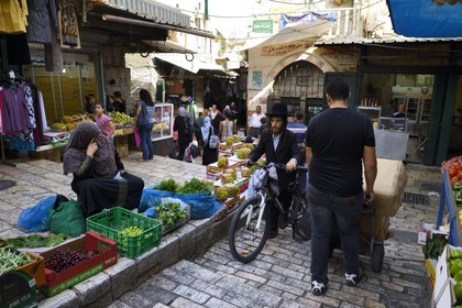Israel, Jerusalem, holy city, the old town listed as World Heritage by UNESCO, cross-roads between the Christian and Muslim Quarter