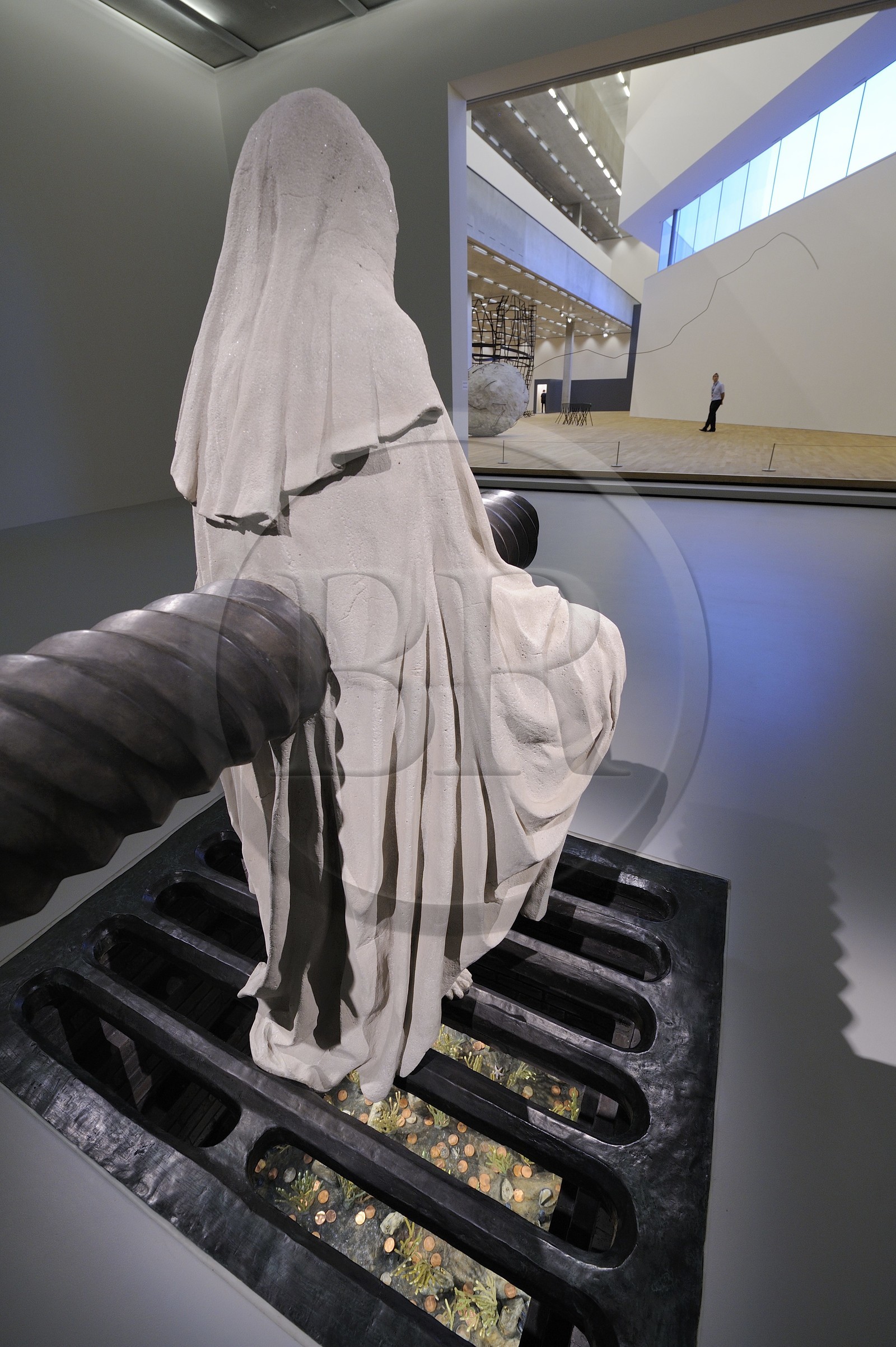 Suisse, Bâle, espace d'Art Schaulager des architectes Herzog et de Meuron, oeuvre de Robert Gober