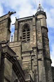 France, Puy-de-Dôme (63), Clermont-Ferrand, cathédrale Notre-Dame de l'Assomption du XIIIe siècle, la Tour de la Bayette et son campanile