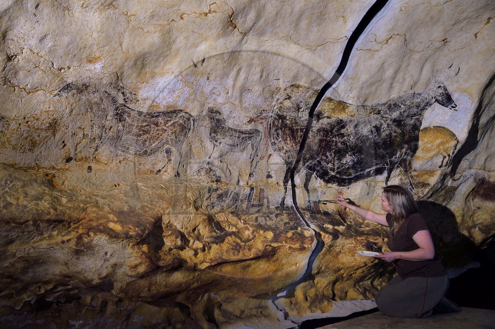 France, Dordogne, Montignac, the Atelier des Fac-Similés du Périgord (Perigord's Facsimile Workshop AFSP) specialised in mineral reproduction of prehistoric painted walls using “stone veil” patented technique and in charge of the Lascaux cave’s walls faithfull reconstitution, reproductions of the paintings by the painter-copyist Beth, compulsory mention Atelier des Fac-Similés du Perigord