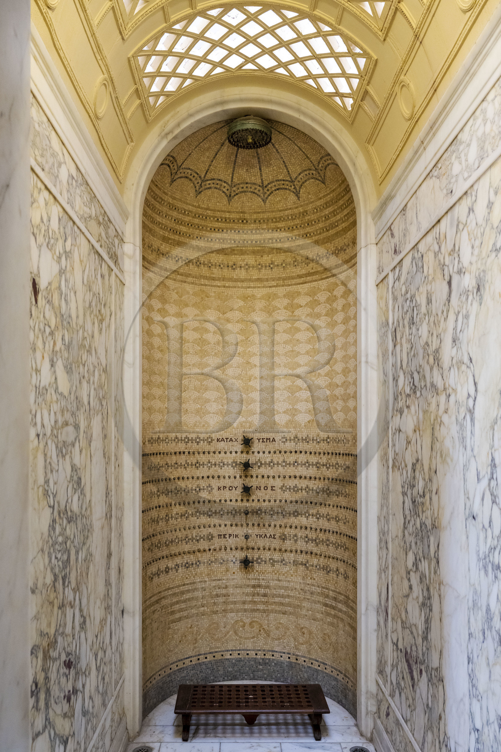 France, Alpes-Maritimes (06),  France, Alpes Maritimes (06), Beaulieu sur Mer, villa Kerylos de style neo-grec construite en 1908 par architecte Emmanuel Pontremoli, douche très moderne pour le début du XXème siècle