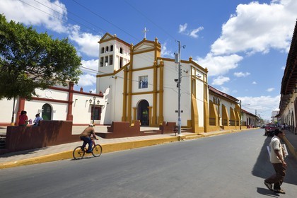 Nicaragua, Leon, rue Ruben Dario, Eglise de San Francisco partie de l'ancien couvent de San Francisco