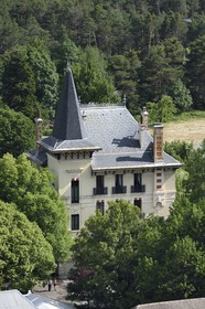 France, Alpes-de-Haute-Provence (04), vallée de l'Ubaye, Jausiers,  Villa mexicaine connue sous le nom de Villa Morelia édifiée par les tombe des quatre frères Audiffred, anciens négociants et propriétaires du magasin Al Puerto de Liverpool à Morelia au Mexique
