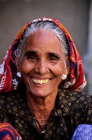 India, Rajasthan State, Shekhawati District, women in Mandawa city
