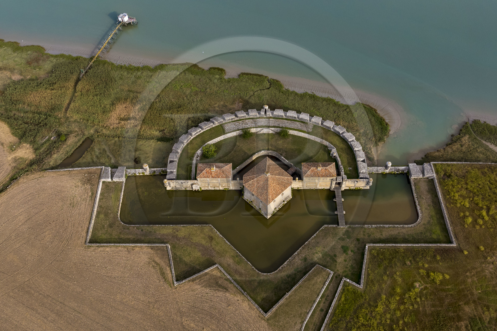 France, Charente-Maritime (17), Saint-Nazaire-sur-Charente, le Fort Lupin au bord de la Charente construit par Vauban (vue aérienne)
