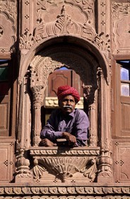 Inde, état du Rajasthan, Fort de Pokaran au porte du désert du Thar, palais en grès rouge finement ciselé