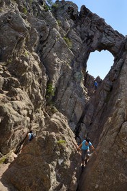 France, Corse-du-Sud (2A), Alta Rocca, Bavella, lieu dit du Trou de la Bombe appelé localement Tafonu di U Cumpuleddu (trou de l’enclos du berger)