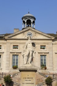 France, Saône et Loire (71), Tournus, statue de J.B.Greuze devant l'Hôtel de ville