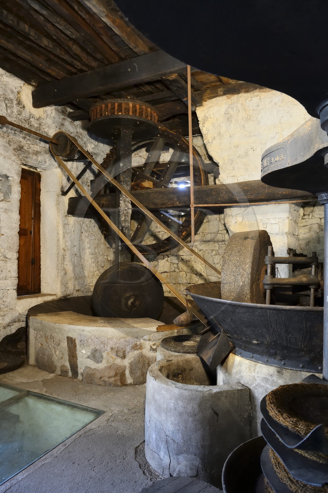 France, Corse-du-Sud (2A), Alta Rocca, Sainte-Lucie-de-Tallano (Santa Lucia di Tallà), U Franghjonu, moulin à huile datant du XVIIIème siècle qui abrite le musée de l'oléiculture France, Corse-du-Sud (2A), Alta Rocca, Sainte-Lucie-de-Tallano (Santa Lucia di Tallà), U Franghjonu, moulin à huile datant du XVIIIème siècle qui abrite le musée de l'oléiculture