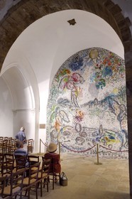 France, Var (83), La Dracénie, Les Arcs-sur-Argens, chapelle Sainte Roseline et abbatiale de l'ancien monastère de la Celle-Roubaud, grande mosaique murale réalisée en 1975 par Marc Chagall représentant Le repas des Anges