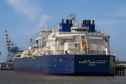 France, Loire Atlantique, Estuaire de la Loire, Saint Nazaire, LNG tanker at dock in Grand port maritime de Nantes-Saint-Nazaire of  Montoir-de-Bretagne LNG terminal