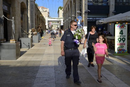 Israel, Jerusalem, Mamilla mall and luxury pedestrian shopping street in the modern city, designed by the  Israeli architect Moshe Safdie
