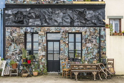 France, Loire Atlantique, Paimboeuf, the house of the artist Dominique Leroy decorated with thousands of electronic components, on the Sadi Carnot quay