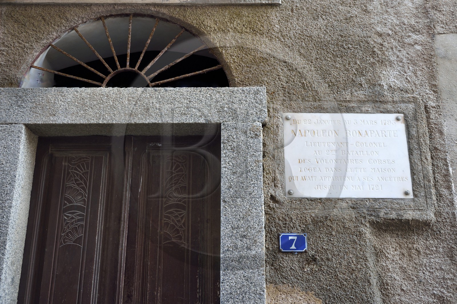 France, Corse-du-Sud (2A), Bonifacio, Ville Haute, rue Longue, maison qui héberga l'empereur Charles Quint en 1541