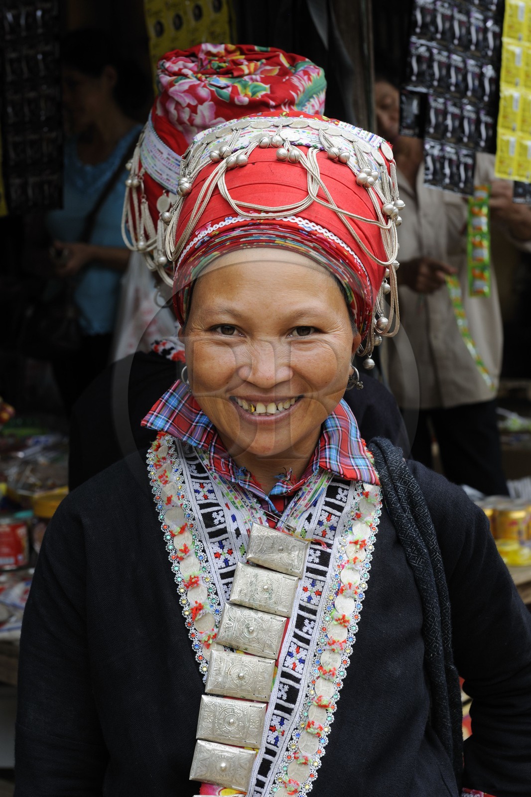 Vietnam, Lao Cai province, North-West Sapa district, multi-ethnic market at Muong Hum, woman from the Red Dzao minority