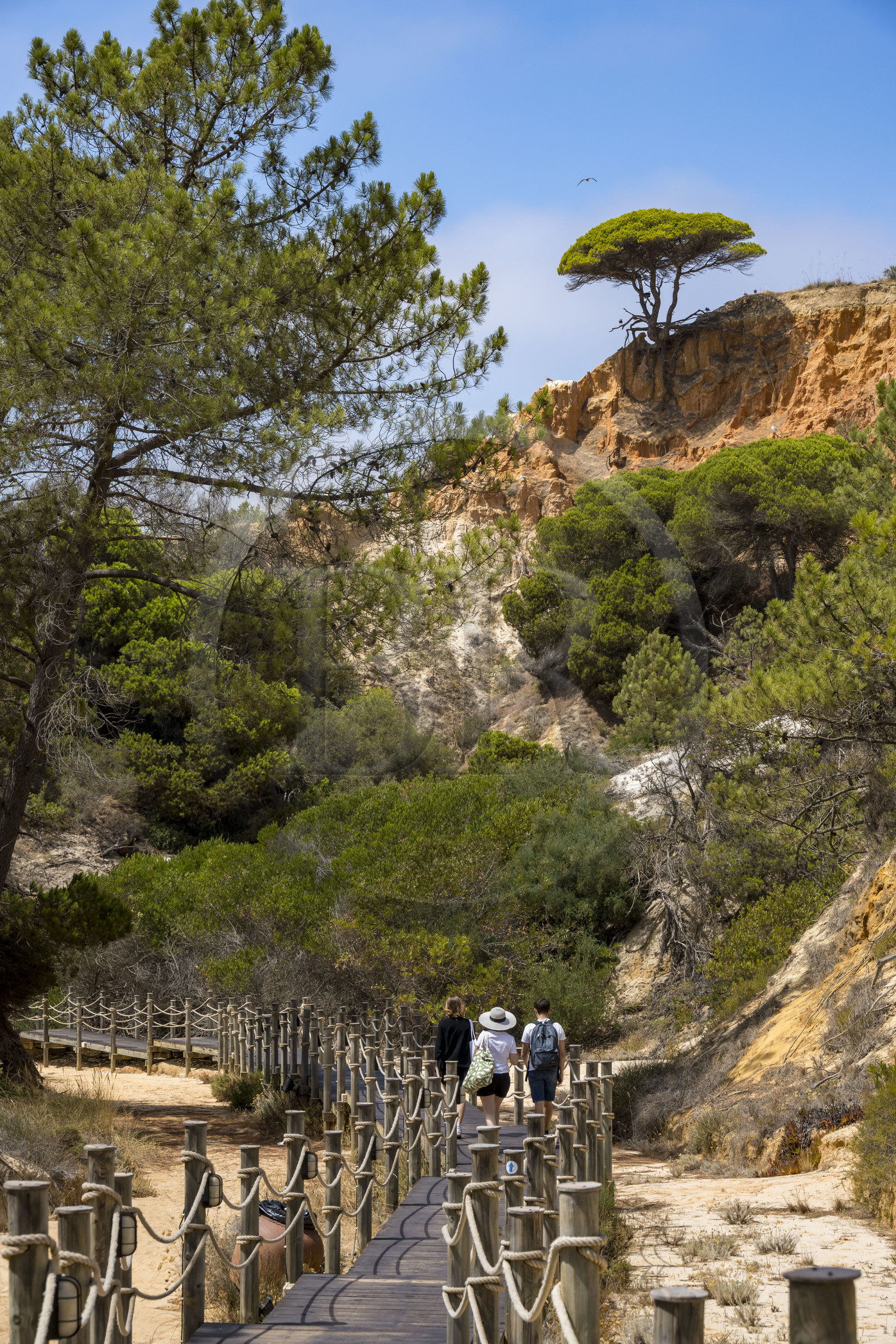 Portugal, Algarve, Olhos de Agua, les falaises rouges de Praia da Falésia