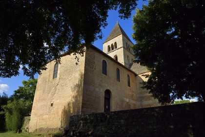France, Dordogne (24), Périgord Noir, vallée de la Vézère, Saint-Léon-sur-Vézère, labellisé Les Plus Beaux Villages de France, l'église romane Saint-Léonce