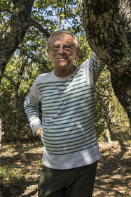 France, Var, Provence Verte (Green Provence), Bras, Academie du Bain de Foret Provencale (Provencal Forest Bath Academy), forest of the domaine Le Peyrourier - une campagne en Provence, Claude Fussler