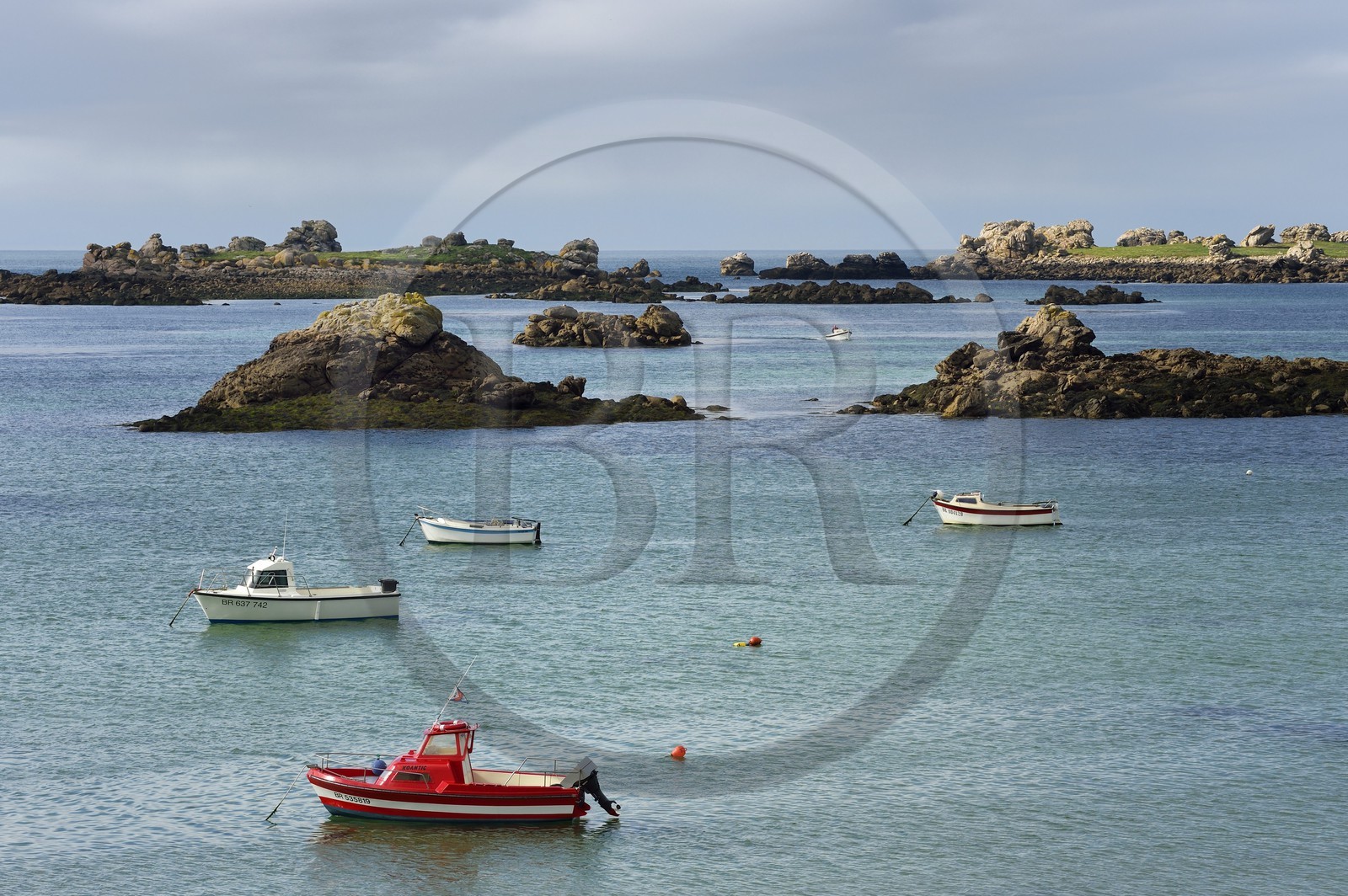 France, Finistère (29), Pays des Abers, Plouguerneau, Ile Vierge dans l'archipel de Lilia vu depuis la Pointe du Kastell Ac'h, le phare de l'ile Vierge le plus haut phare d'Europe d'une hauteur de 82,5 mètres