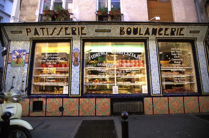 France, Paris (75), quartier du Marais, la façade d'une boulangerie yiddish, rue des Ecouffés