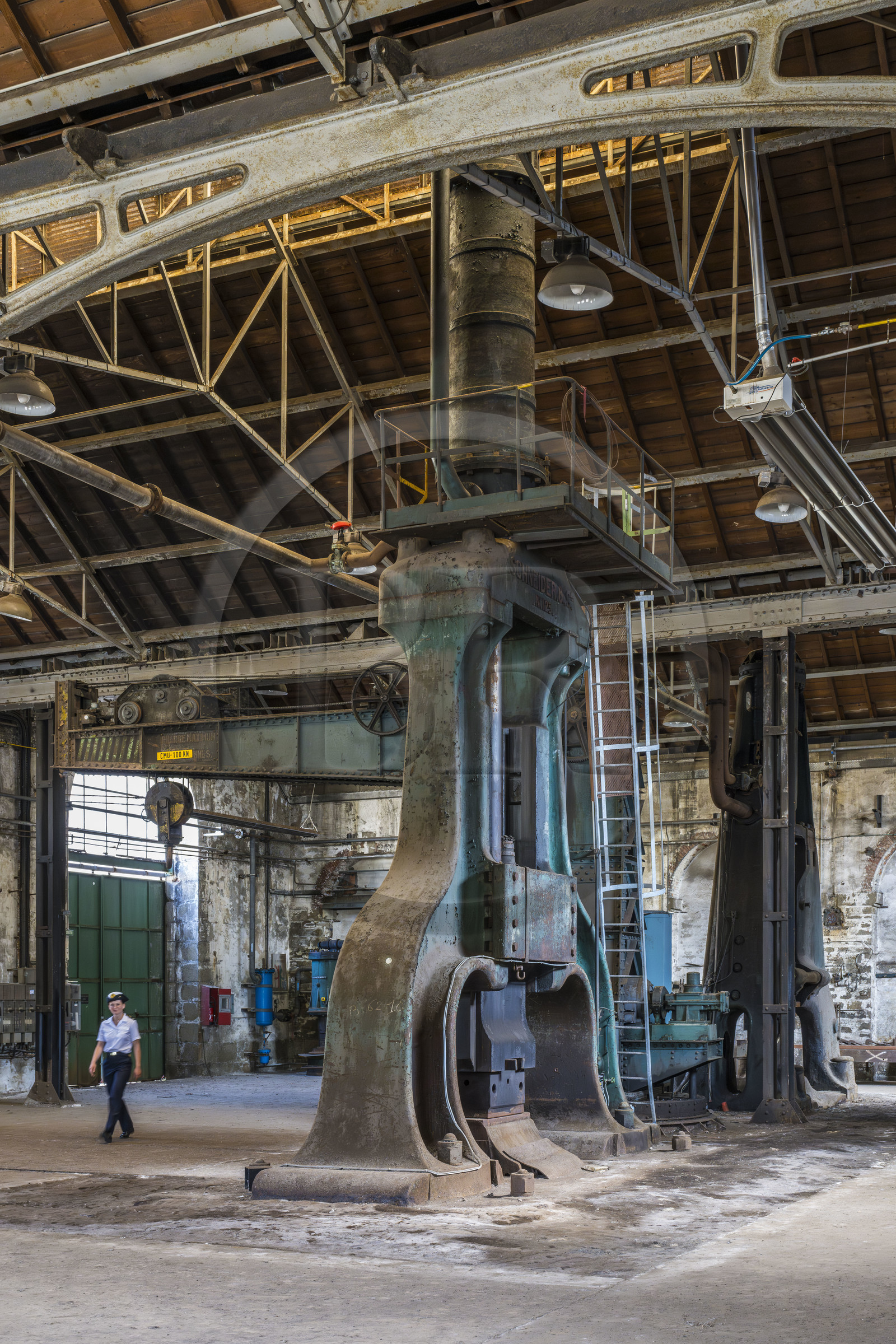 France, Finistère (29), Brest, l'arsenal, le port militaire est une base navale de la Marine nationale, marteau-pilon des forges dans les anciens ateliers de l’anse de Pontaniou