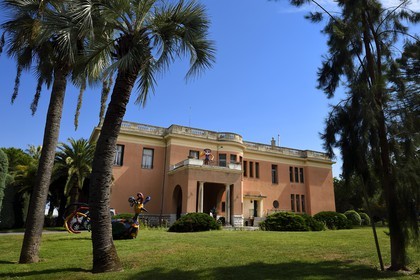 France, Alpes-Maritimes (06), Nice, colline de Fabron, musée international d'art naïf Anatole Jakovsky, ancien chateau Sainte-Hélène qui fut la résidence du parfumeur François Coty à partir de 1922