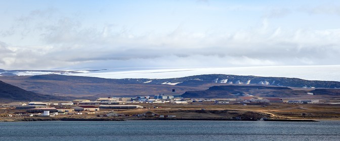 Groenland, cote ouest, Baie de North Star, Dundas, base aérienne de l'US Air Force de Thulé et la calotte glaciaire