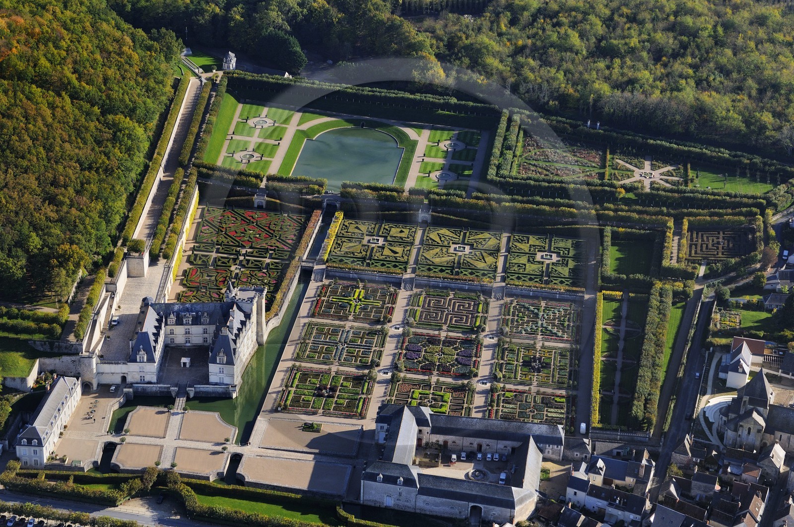 France, Indre-et-Loire (37), Vallée de la Loire classée Patrimoine Mondial de l' UNESCO, le château et les jardins de Villandry (vue aérienne)