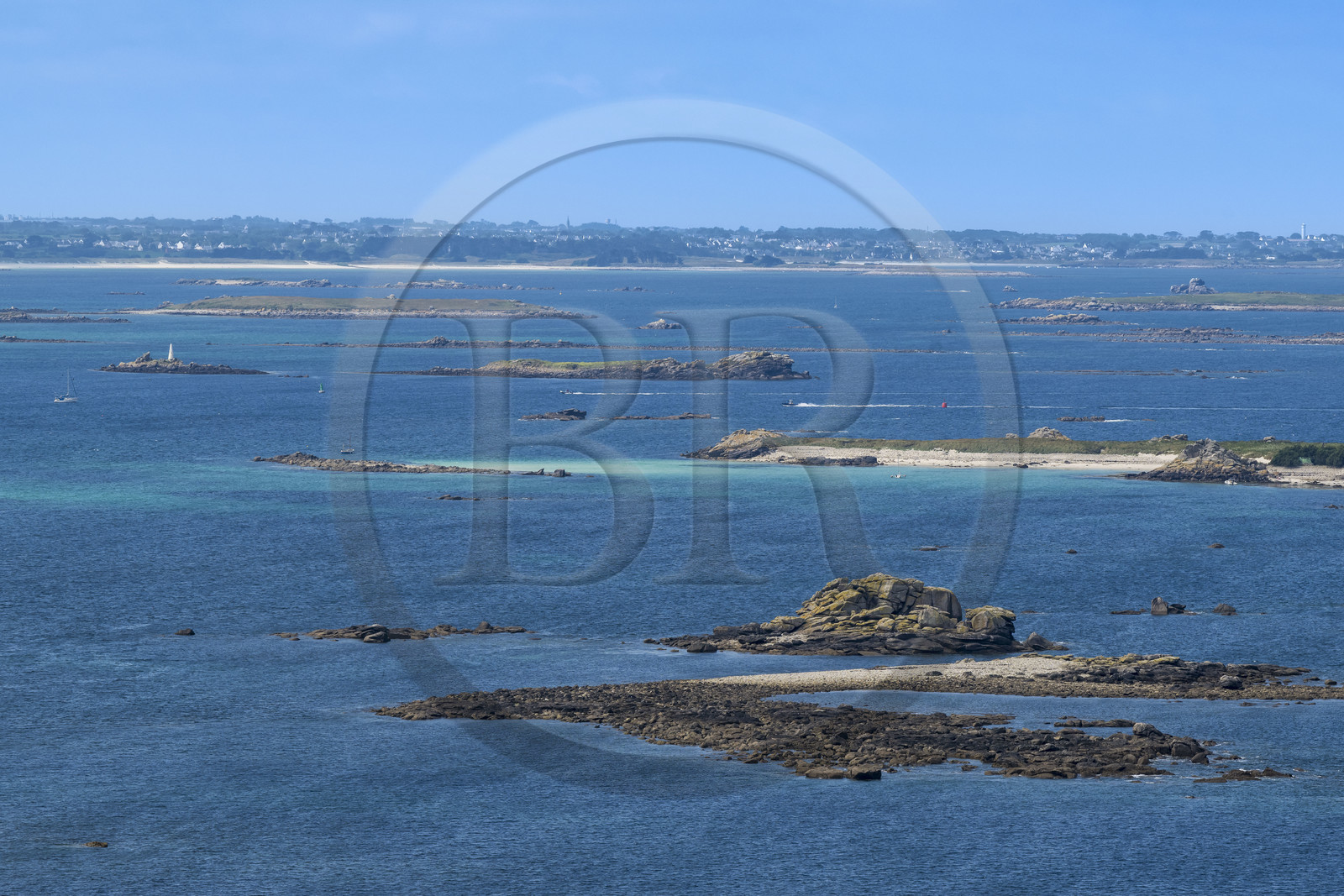 France, Finistère (29), Pays des Abers, iles dans l'estuaire de l'Aber Wrac'h vu depuis l'Ile Vierge