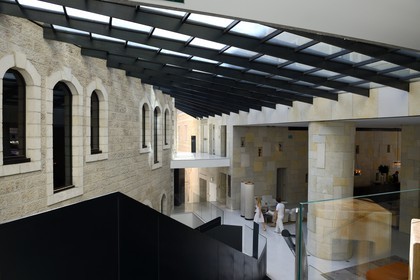 Israel, Jerusalem, the Mamilla Hotel nxt to the Mamilla mall and luxury pedestrian shopping street in the modern city, designed in collaboration with Alrov Luxury Hotels and in partnership with architects Moshe Safdie and Piero Lissoni