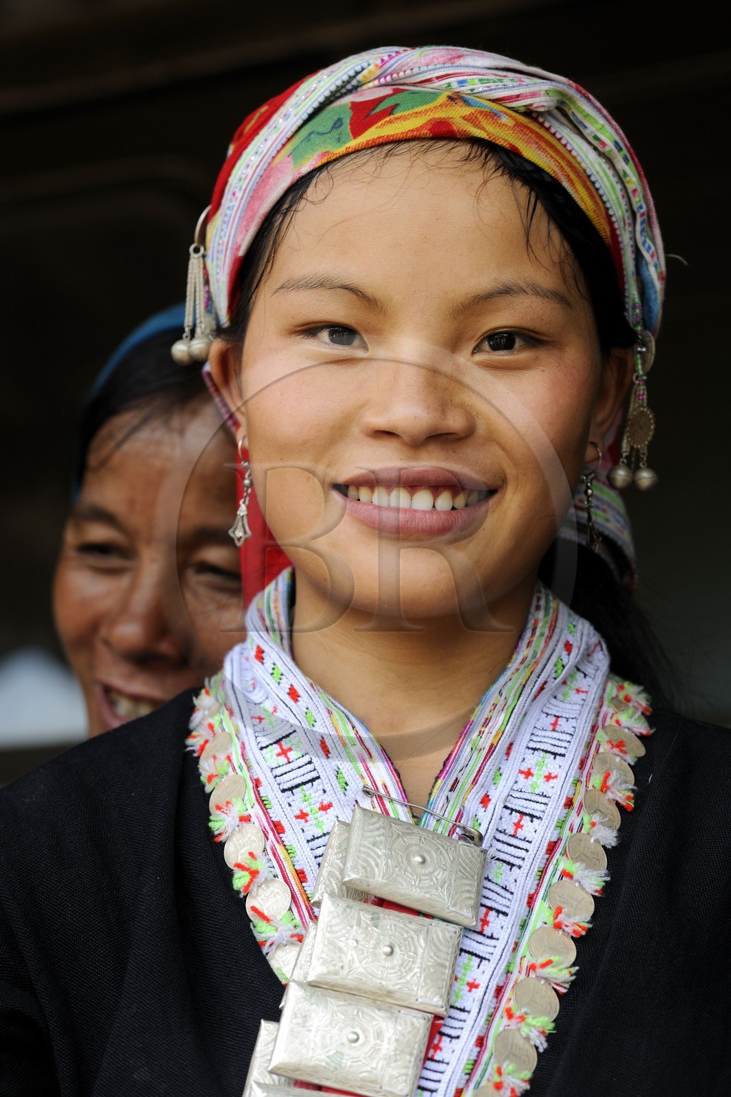Vietnam, province de Lao Cai, région Nord-Ouest de Sapa, le marché multi-éthnique de Muong Hum, femme de la minorité des Dzao rouge