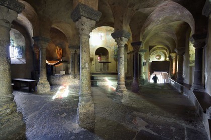 France, Haute-Loire (43), Aiguilhe, commune limitrophe du Puy-en-Velay, étape classée Patrimoine Mondial de l'UNESCO dans le cadre des chemins de Compostelle, la Chapelle Saint-Michel d'Aiguilhe, vue du choeur