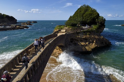 France, Pyrenees Atlantiques, Basque Country, Biarritz, the rocher du Basta (Basta rock) not far from the Port des Pecheurs (Port of the Fishermen)