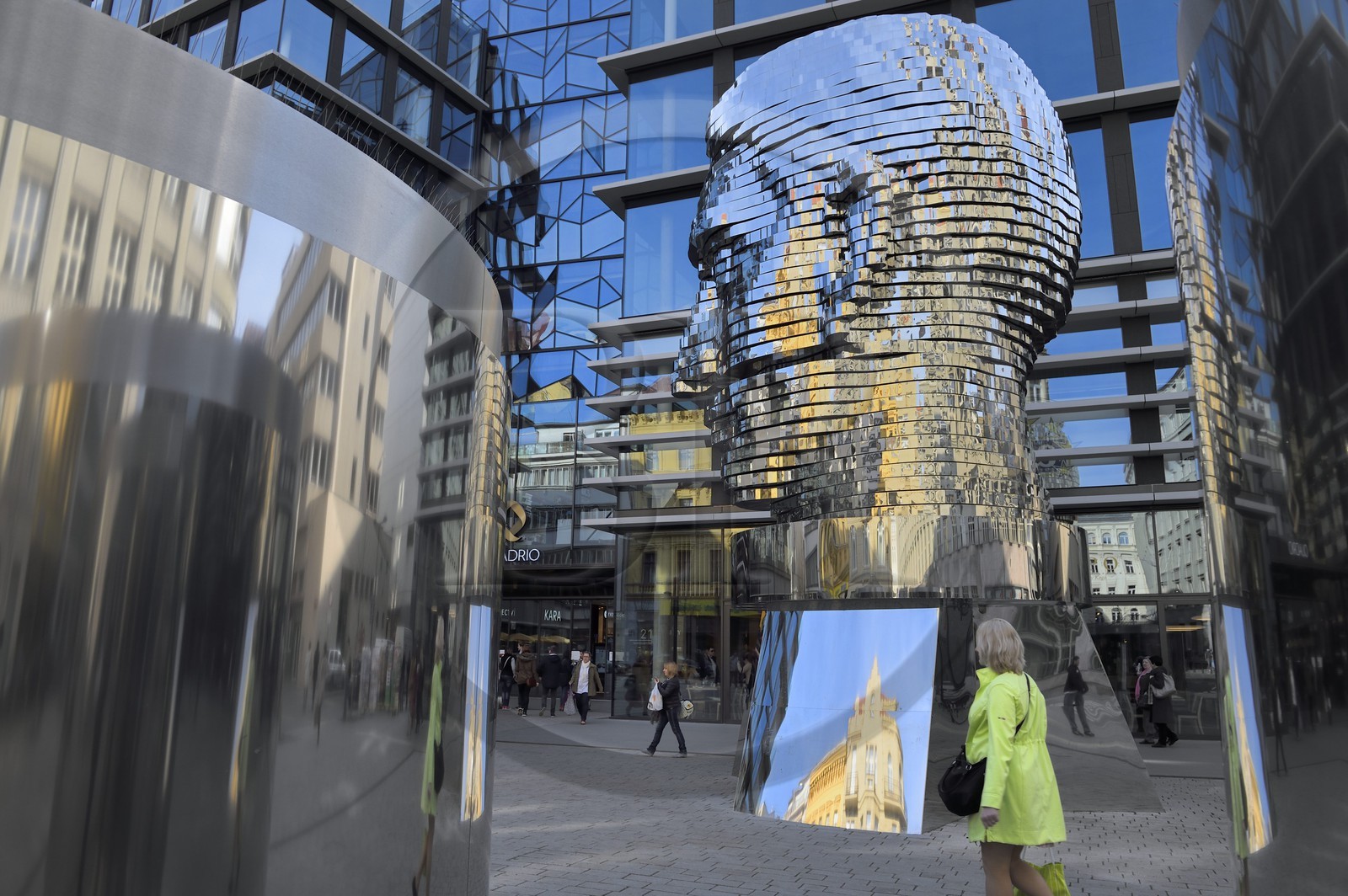 République Tchèque, Prague, Nove Mesto, La tête de Franz Kafka, une statue mécanique de l'artiste David Cerny