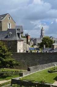 France, Morbihan, Gulf of Morbihan (Golfe du Morbihan), Vannes, the postern gate (porte Poterne) in the ramparts and the Saint Patern church in the background