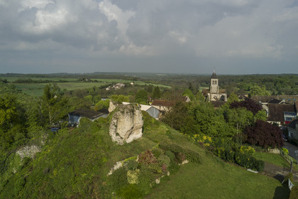 France, Yvelines (78), Montchauvet, ruines du donjon du chateau construit en 1136 par Amaury de Montfort et l'