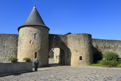 France, Moselle (57), Rodemack, labellisé Les Plus Beaux Villages de France, porte de Sierck