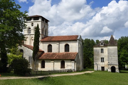 France, Dordogne, Perigord Blanc, Chancelade Romanesque abbey, the abbey church and the home of the Abbot