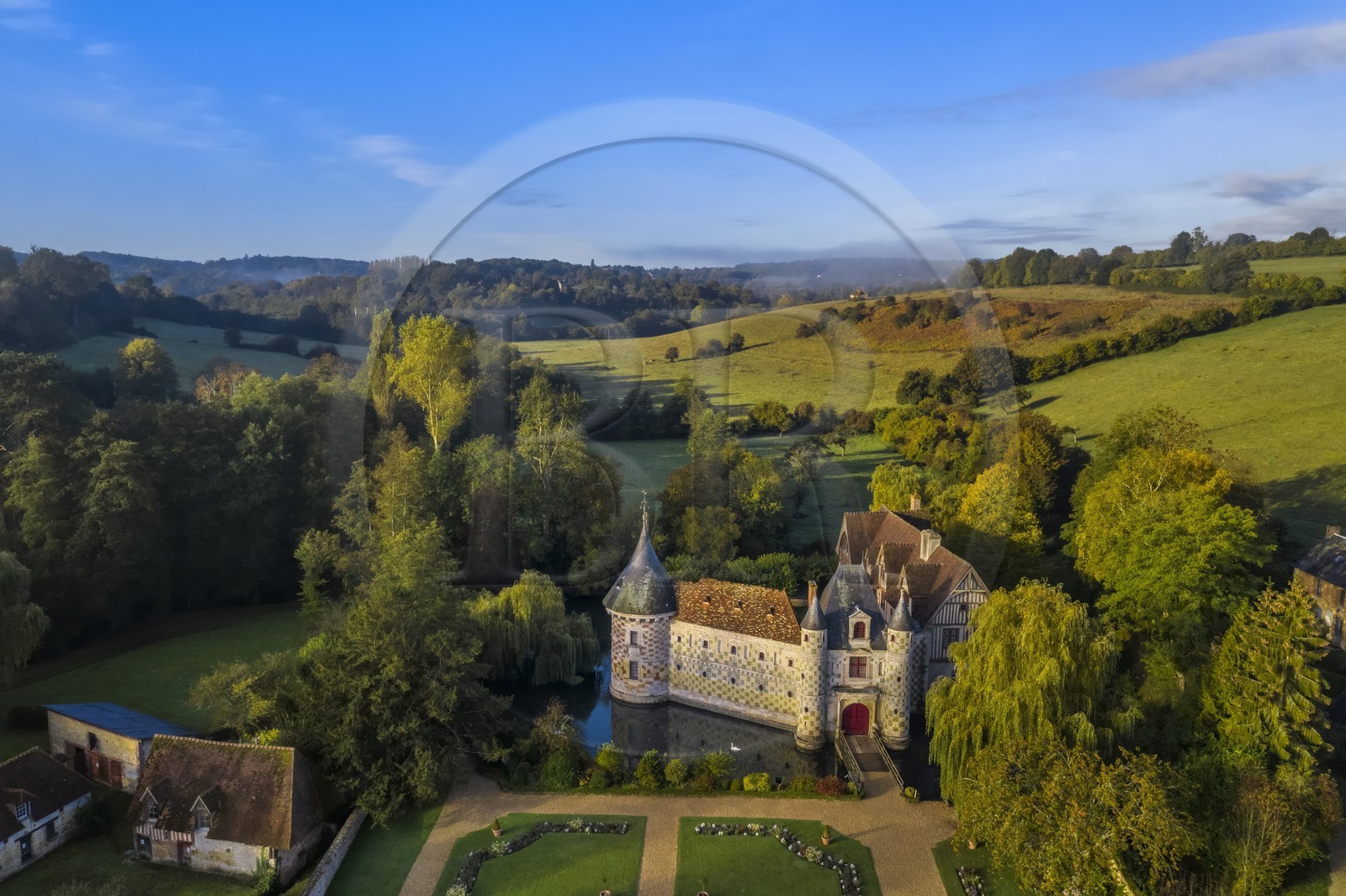 France, Calvados (14), Pays d'Auge, le chateau de Saint-Germain-de-Livet du XVe et XVIe siècle labellisé Musée de France (vue aérienne)