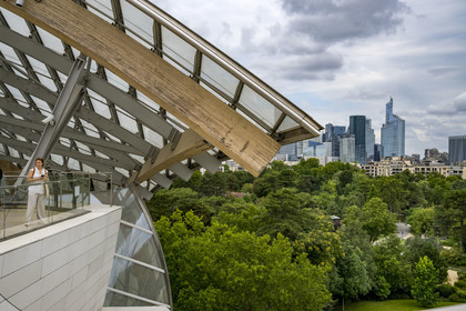 France, Paris, the buildings of La Défense from the Louis Vuitton Foundation by architect Frank Gehry in the Bois de Boulogne