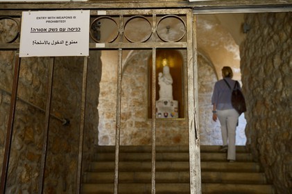 Israel, Jerusalem, holy city, the old town listed as World Heritage by UNESCO, sign prohibiting the carrying of weapons at the entrance of the Austrian Hospice