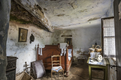France, Bas Rhin, Parc regional des Vosges du nord (Northern Vosges Regional Natural Park), Eschbourg, Maisons des Rochers (Rocks houses) of Graufthal, semi-troglodytic houses of the 18th century and inhabited until 1958, bedroom