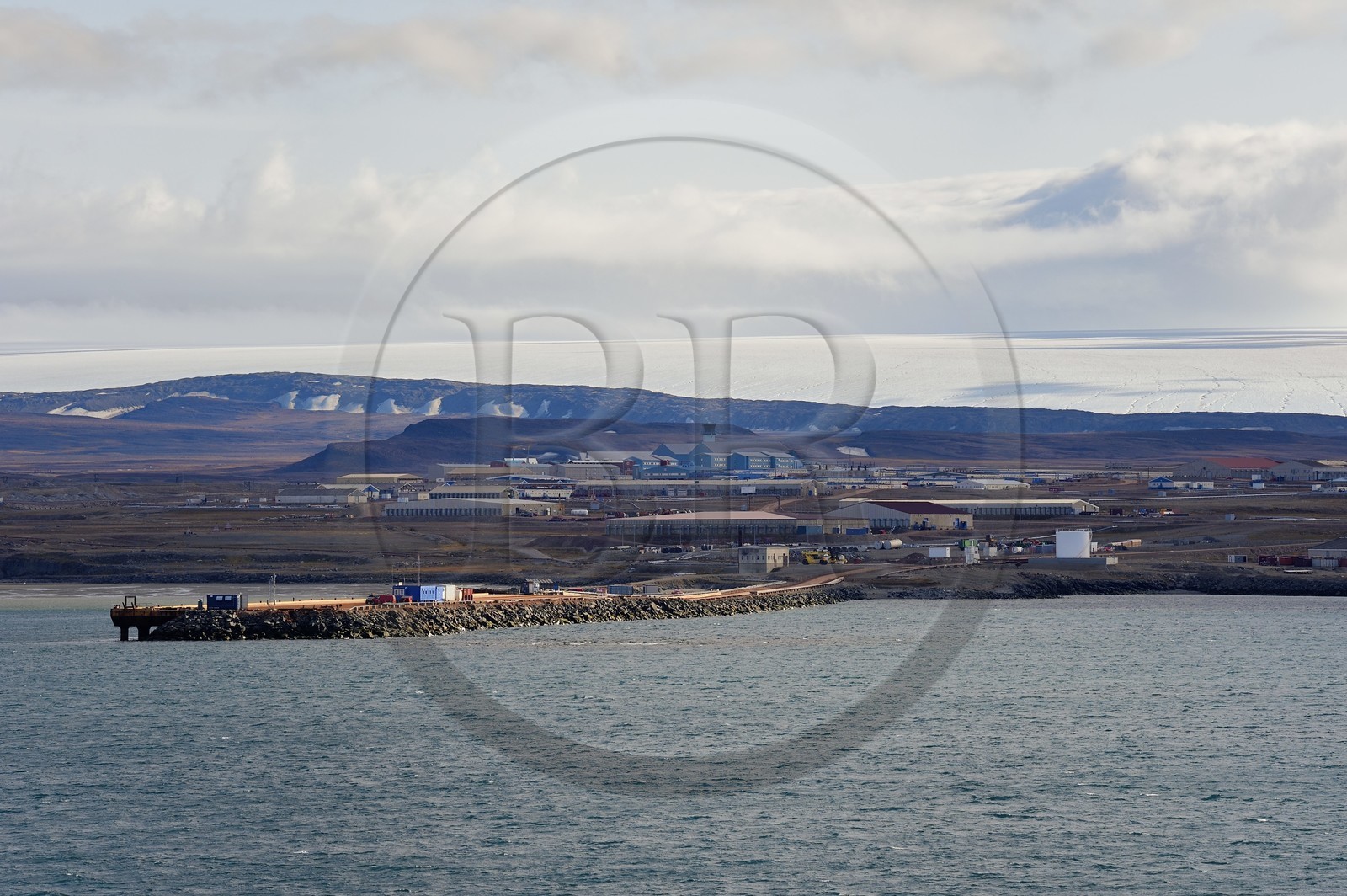 Groenland, cote ouest, Baie de North Star, Dundas, base aérienne de l'US Air Force de Thulé et la calotte glaciaire Groenland, cote ouest, Baie de North Star, Dundas, base aérienne de l'US Air Force de Thulé et la calotte glaciaire