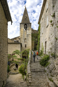 France, Vaucluse, Dentelles de Montmirail mountains, Crestet, Saint Sauveur et Saint Sixte church
