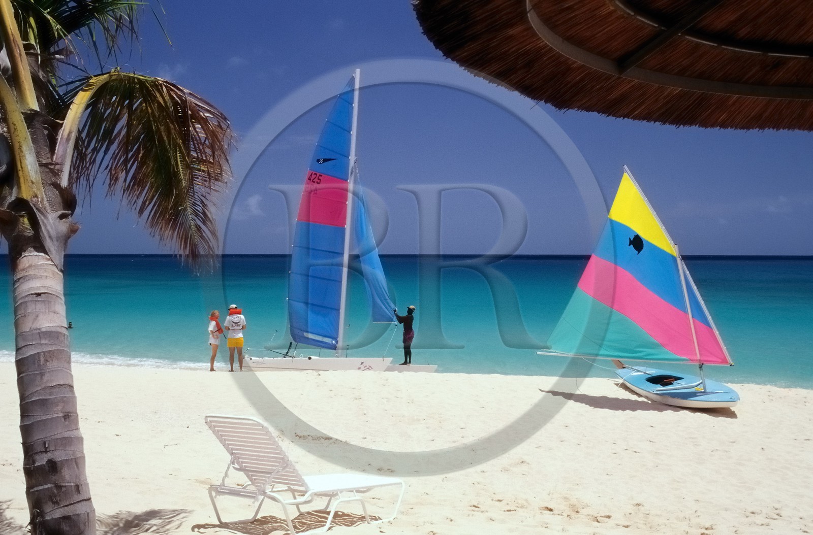 Antigua et Barbuda, île d'Antigua, plage d'un hôtel