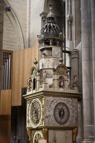 France, Rhône (69), Lyon, site historique classé Patrimoine Mondial de l'UNESCO, Vieux Lyon, la cathédrale (primatiale) Saint Jean, l'horloge astronomique