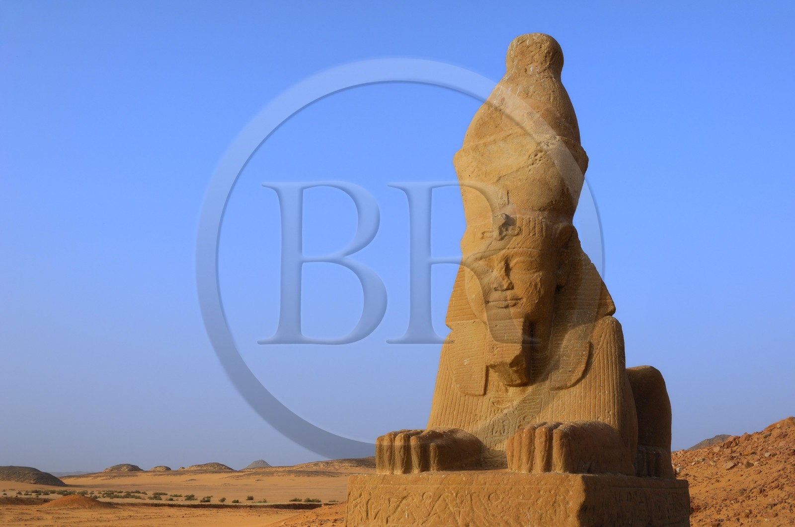 Egypte, Haute Egypte, Lac Nasser, désert de Nubie, temple de Ouadi es-Seboua ou vallée des lions