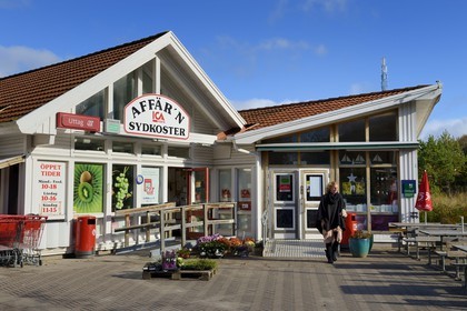 Suède, Västra Götaland, Iles Koster, Sydkoster, la seule épicerie supermarché de l'ile à Torget